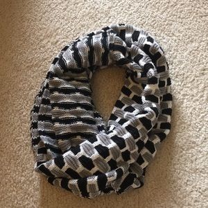 Infinity scarf